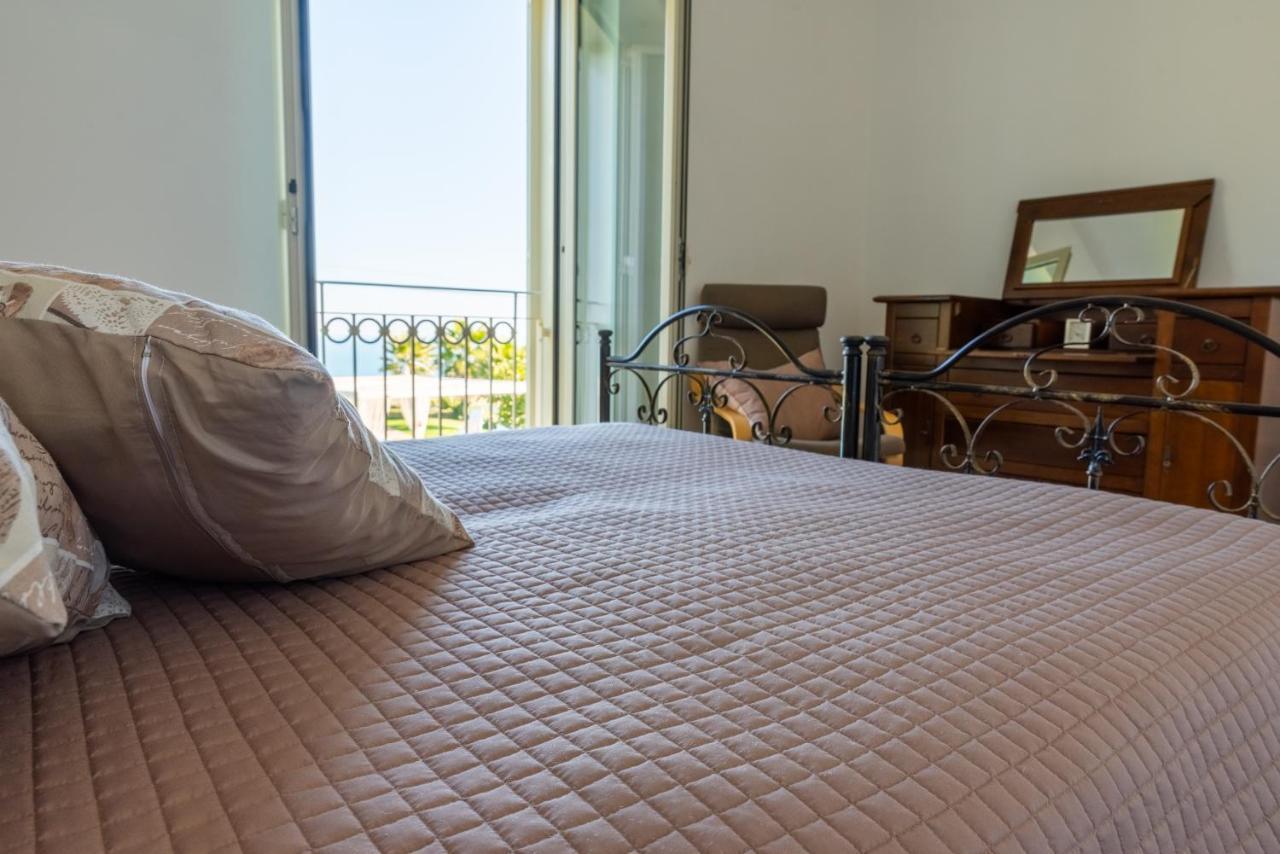 In Collina Sul Mare... Villa Монтенеро ди Бизача Екстериор снимка