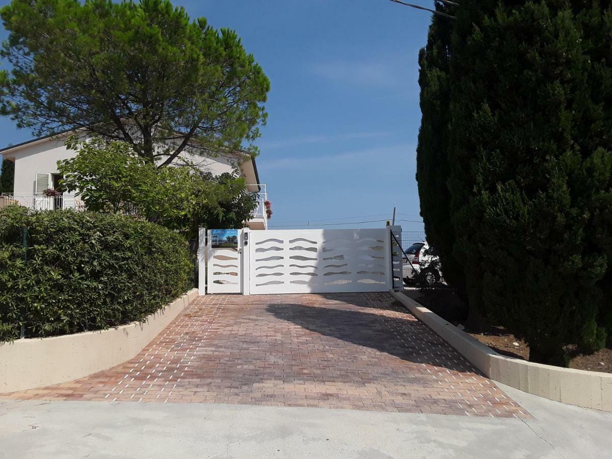 In Collina Sul Mare... Villa Монтенеро ди Бизача Екстериор снимка